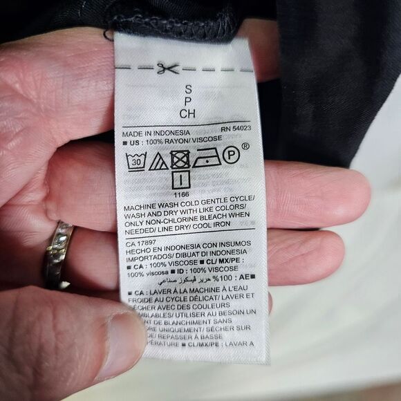 Old Navy Black Split Neck Long Sleeve Blouse Size Small - Picture 10 of 11